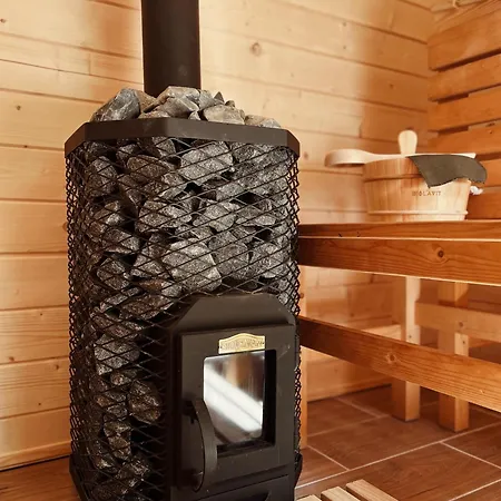 펜션 Rogaty Nad Zalewem *